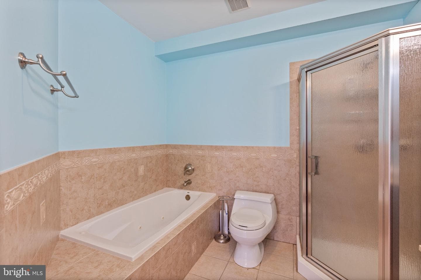 1726 Johnson Street photo 21