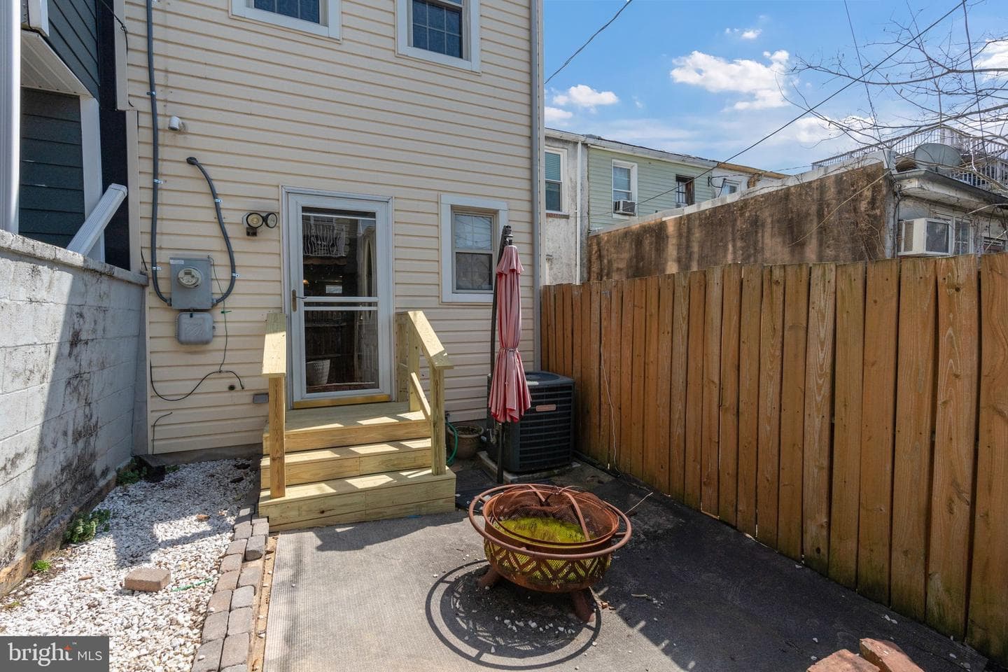 1726 Johnson Street photo 33