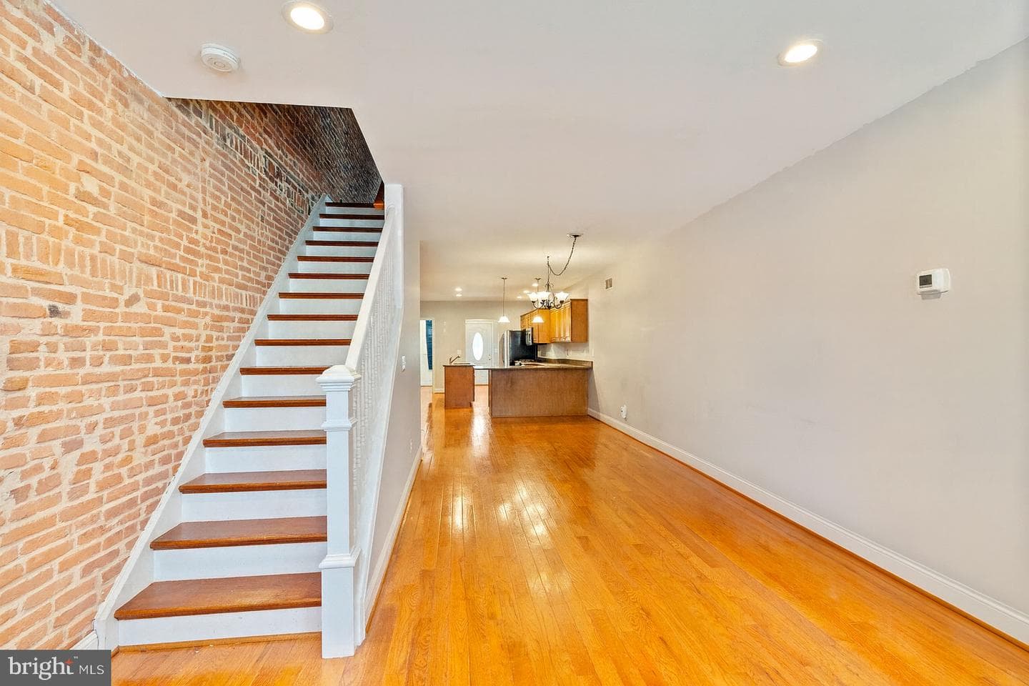 1726 Johnson Street photo 4