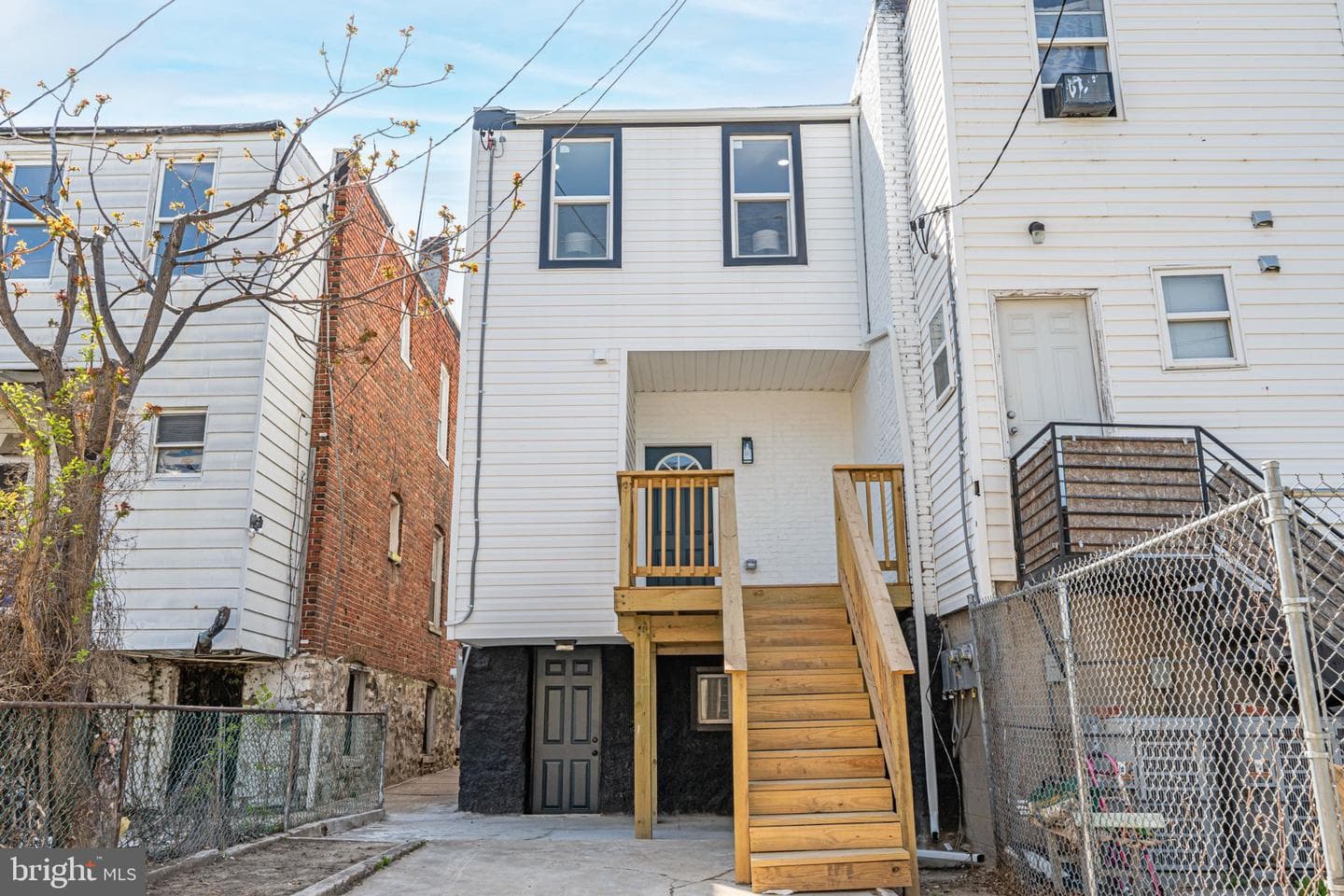 849 N Bentalou Street photo 32