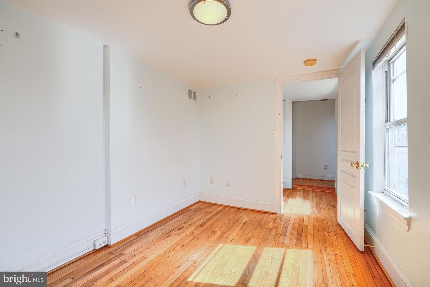 110 E Randall Street E photo 34