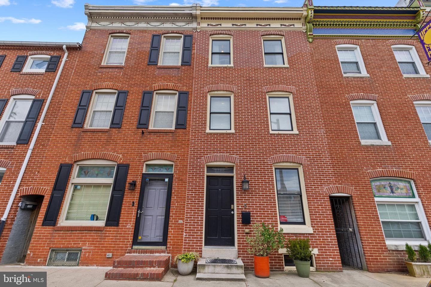 1729 Bank Street photo 2