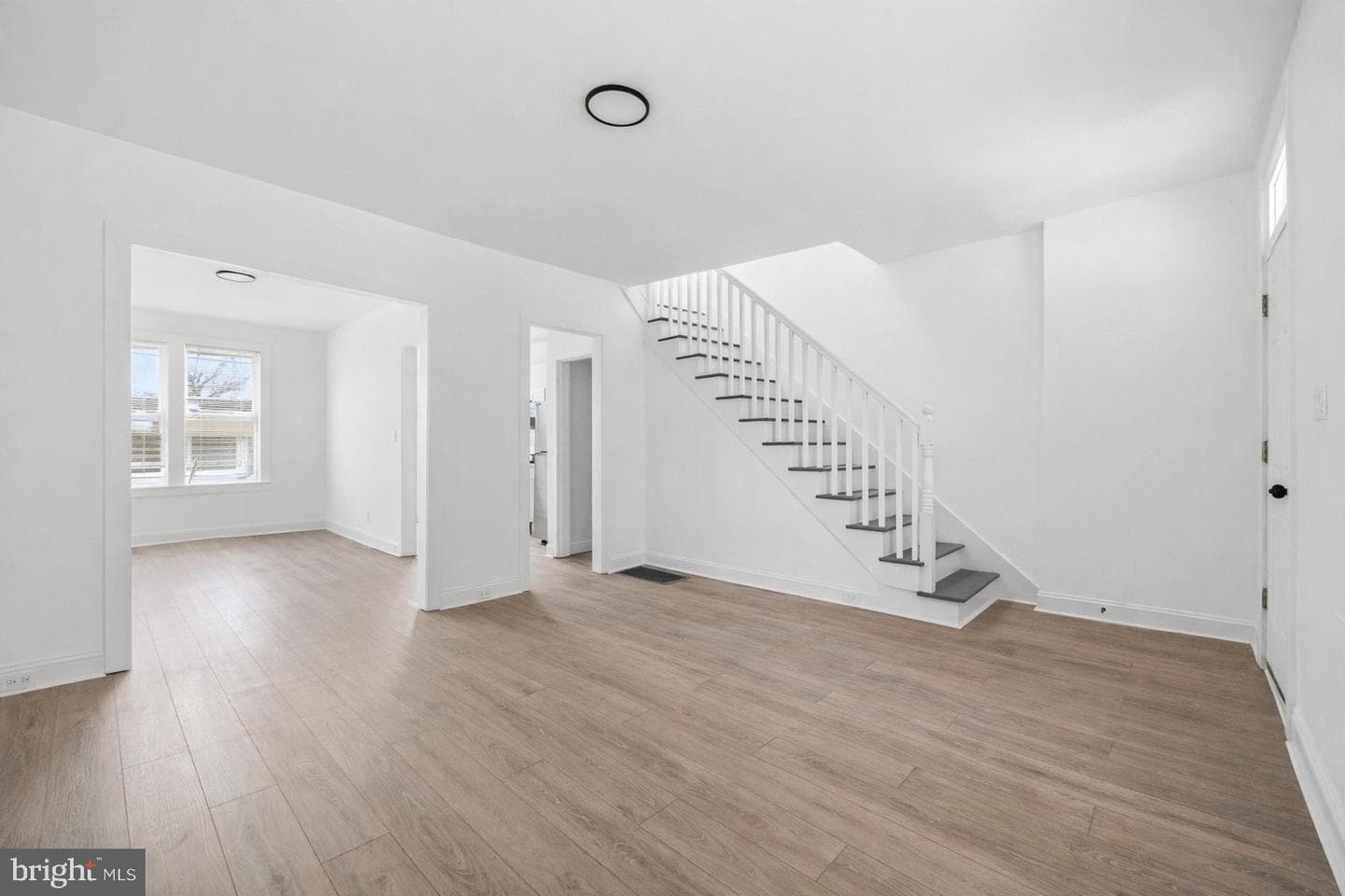 759 Linnard Street photo 4