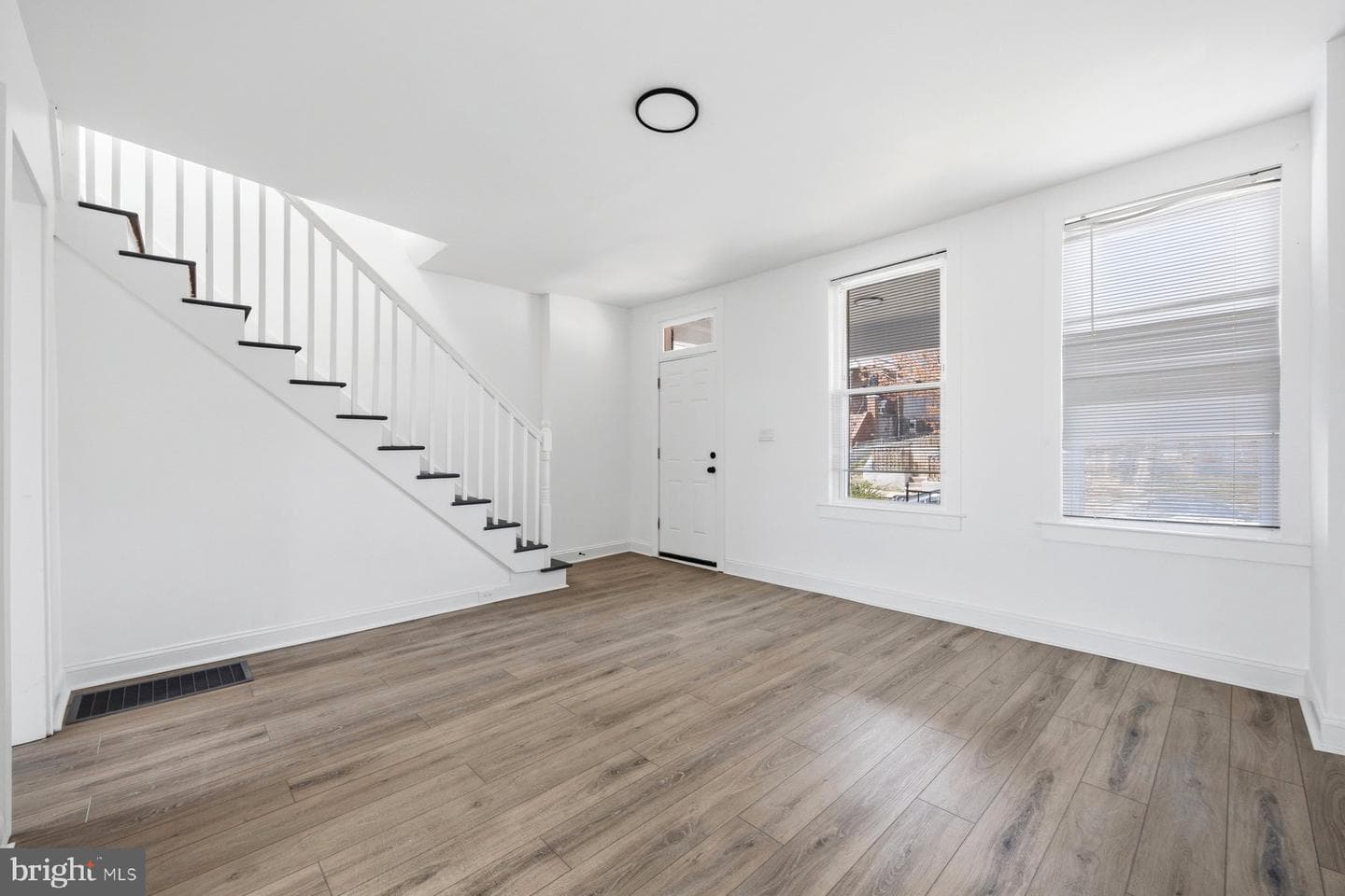 759 Linnard Street photo 5