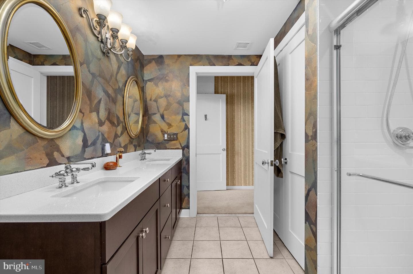 1220 Bank Street #409 photo 26