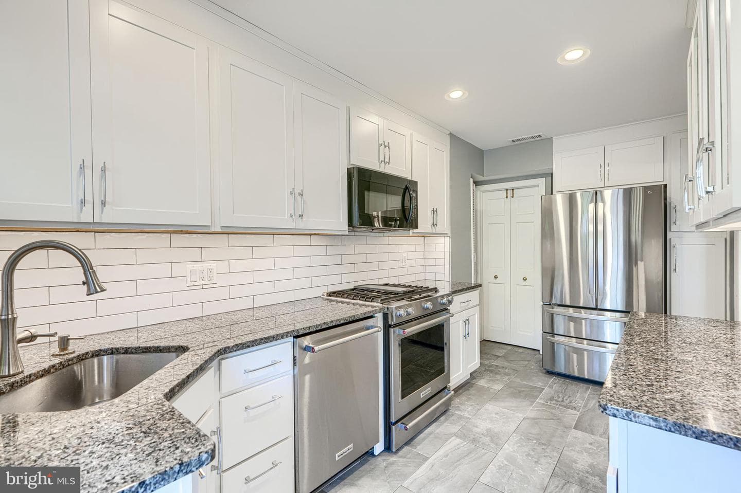 308 Woodbourne Avenue photo 15