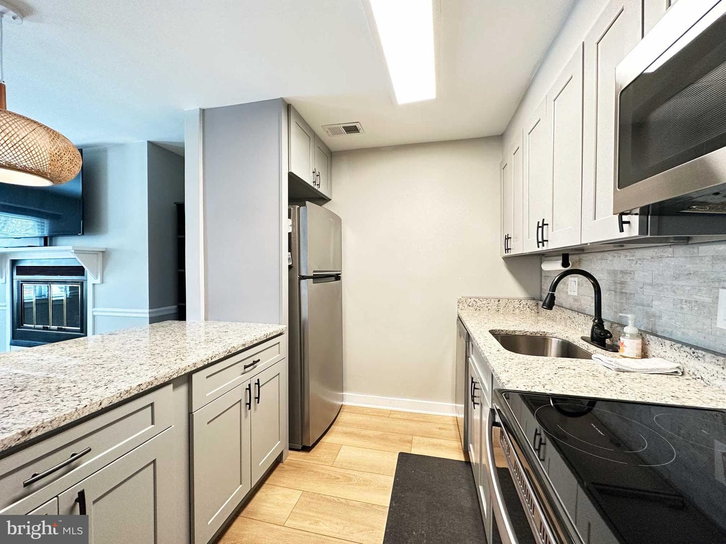 138 W Barre Street #r 31 photo 4