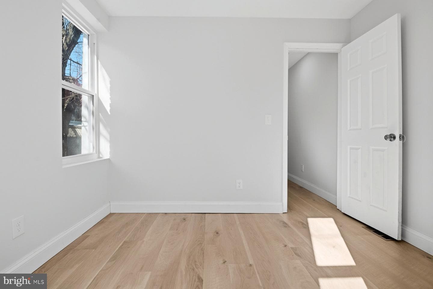 1229 W Saratoga Street photo 17