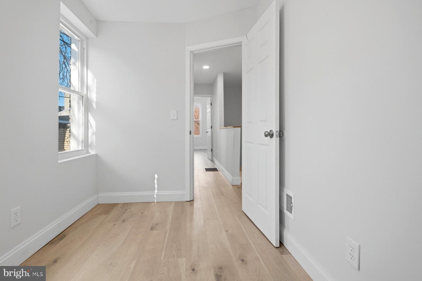 1229 W Saratoga Street photo 21
