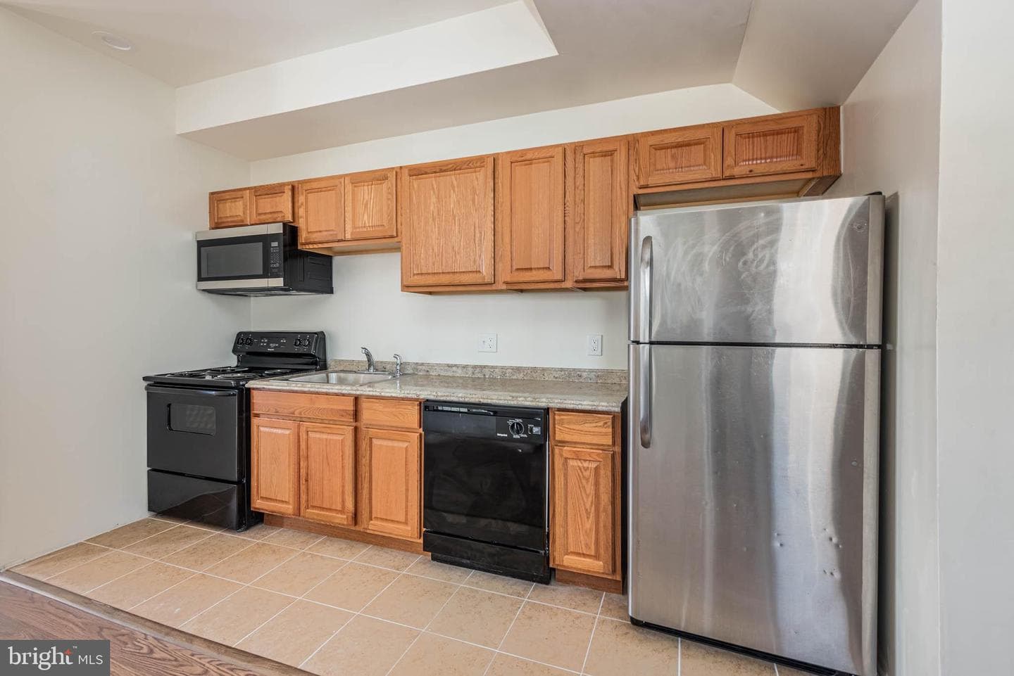 1640 N Broadway photo 14