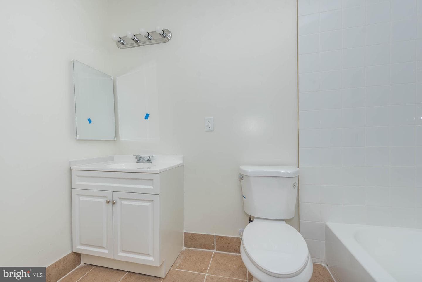 1640 N Broadway photo 20