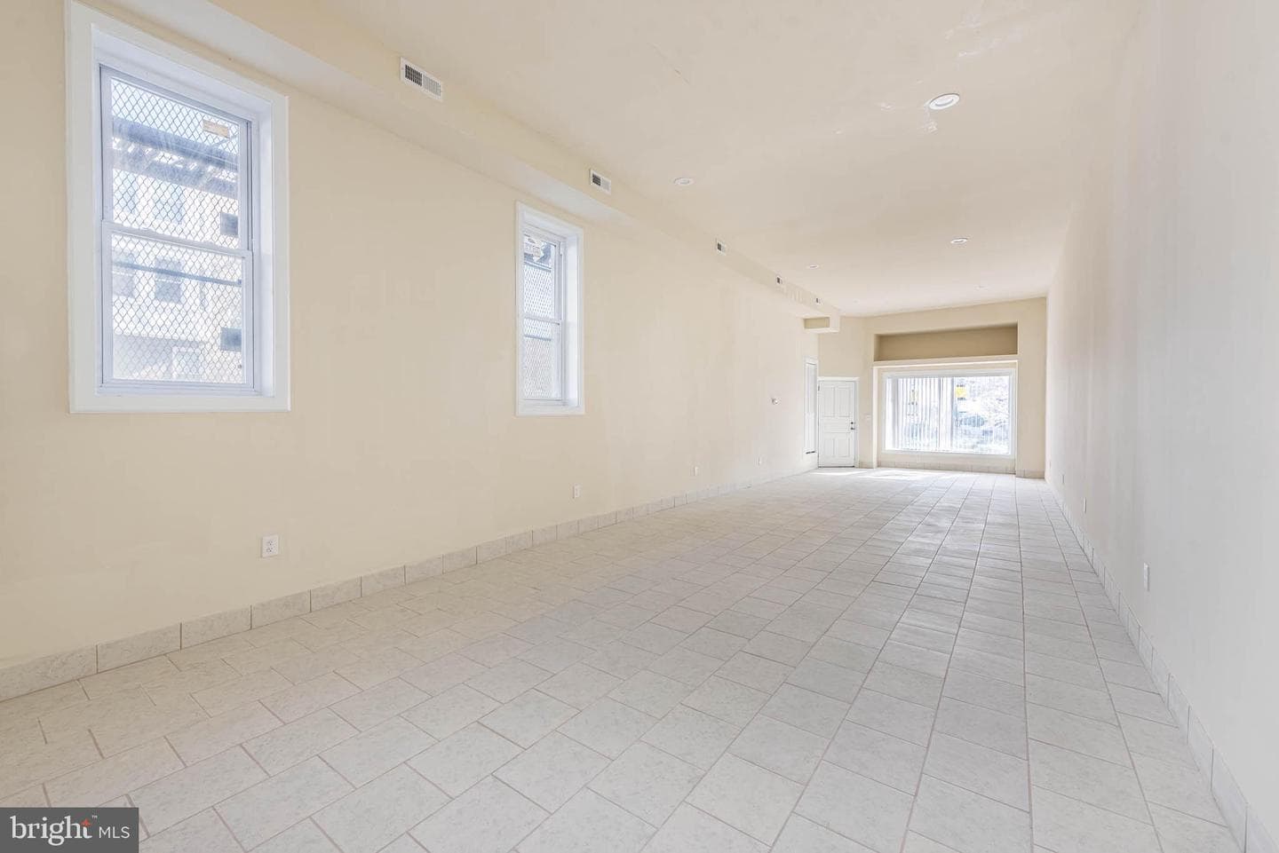 1640 N Broadway photo 3