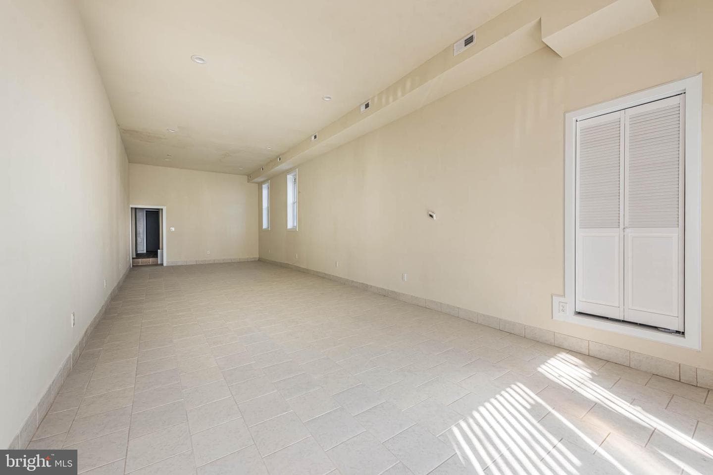 1640 N Broadway photo 4