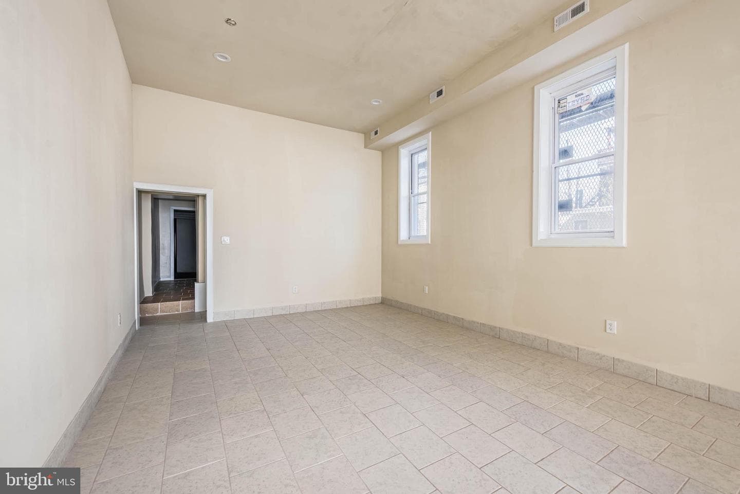 1640 N Broadway photo 5
