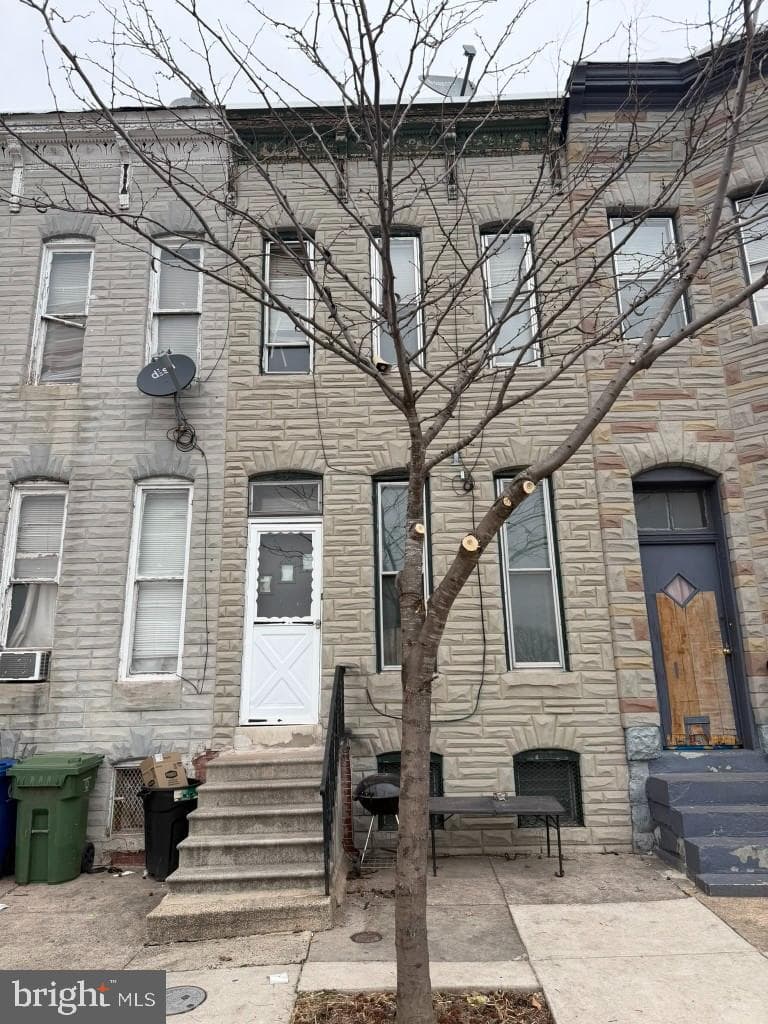 2619 Francis St photo 2