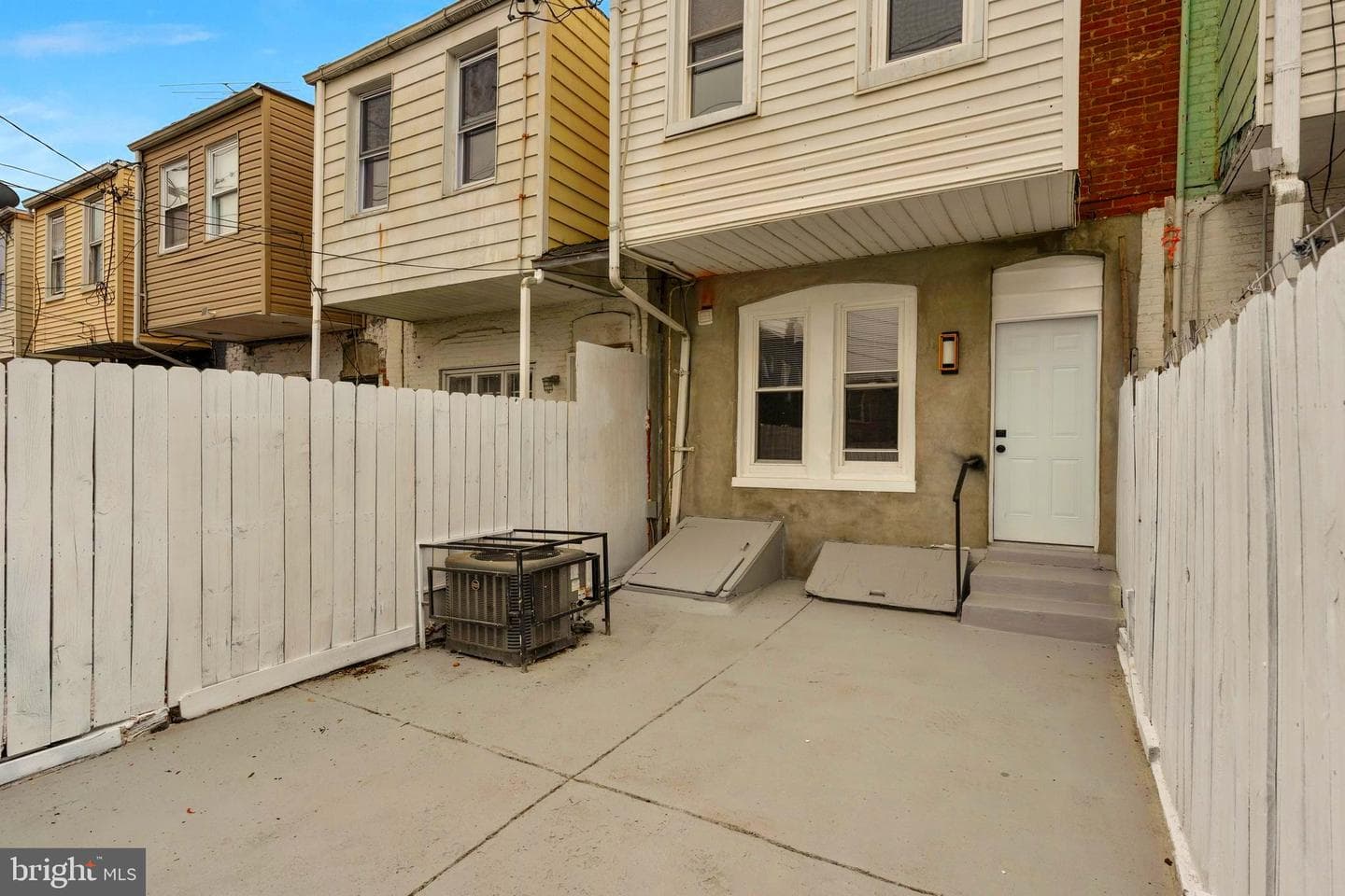441 N Lakewood Avenue photo 26