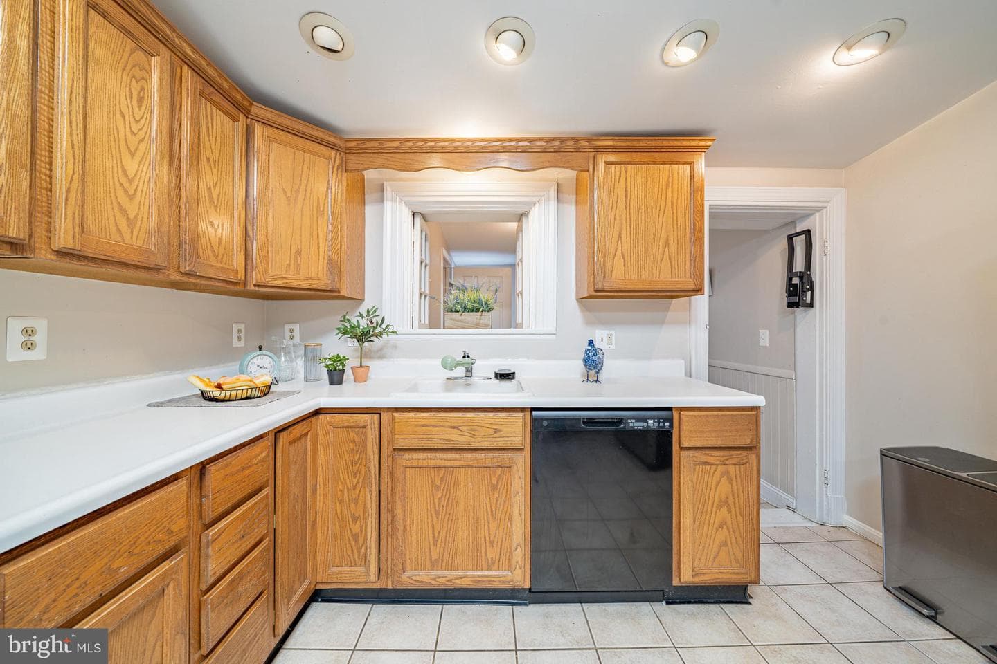 1432 S Charles Street photo 11