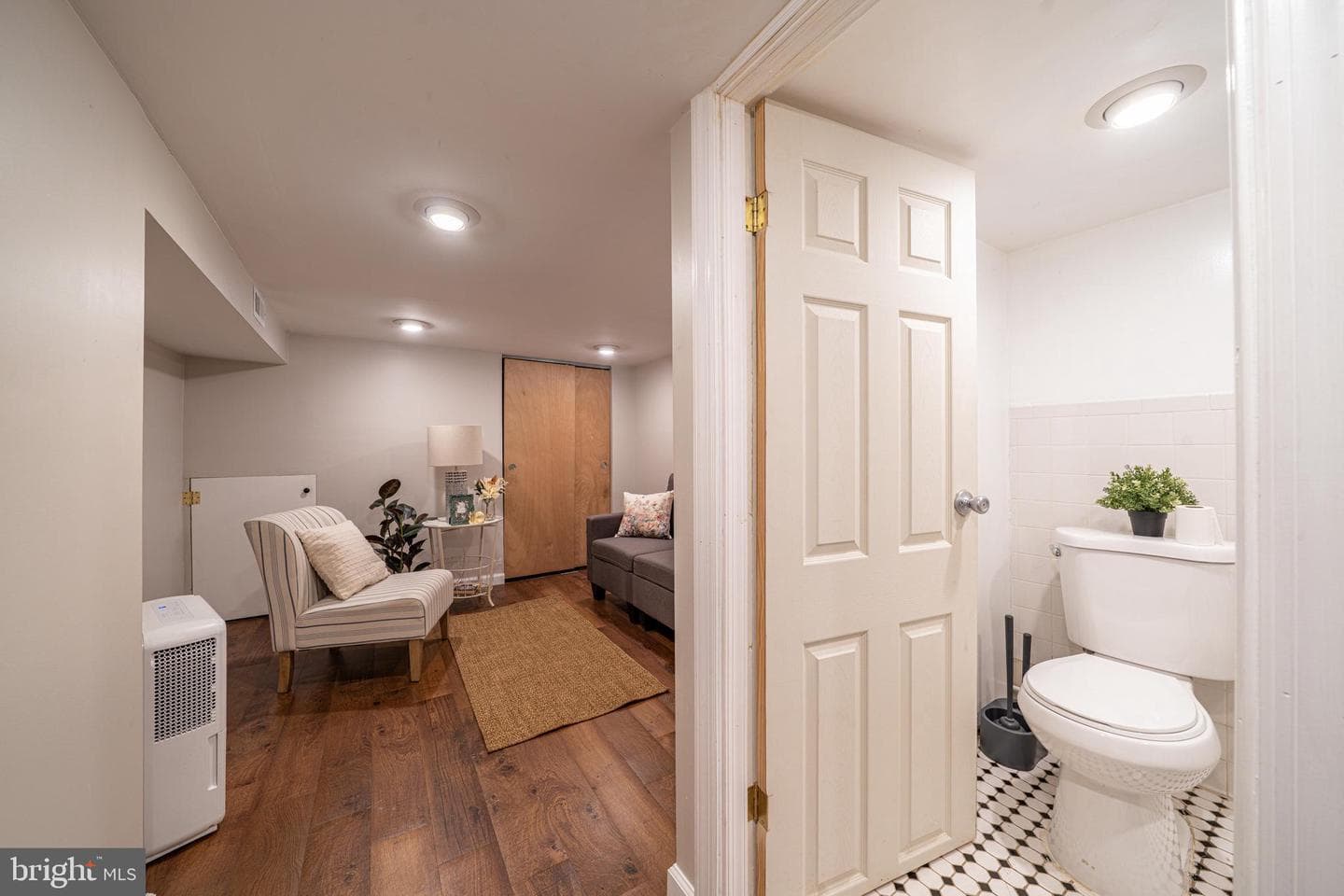 1432 S Charles Street photo 21