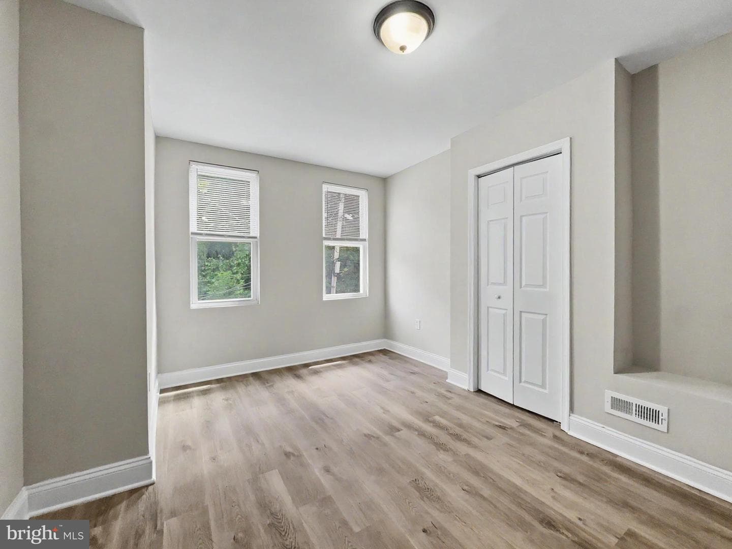 2129 E Federal Street photo 24