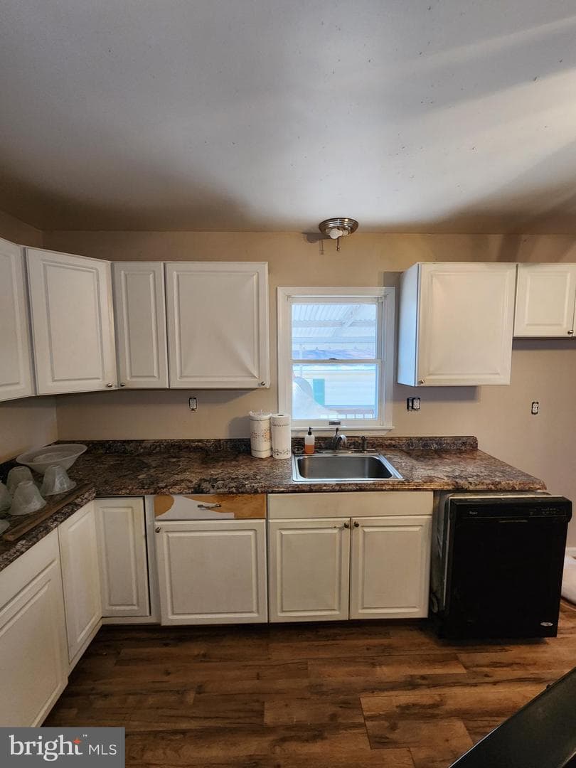 5923 Fairwood Avenue photo 23