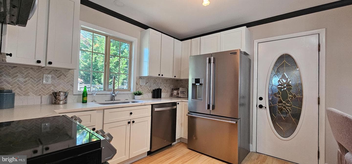5806 N Charles Street photo 7