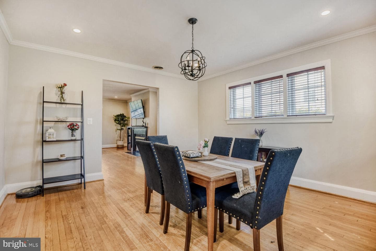 211 E Lake Avenue photo 8
