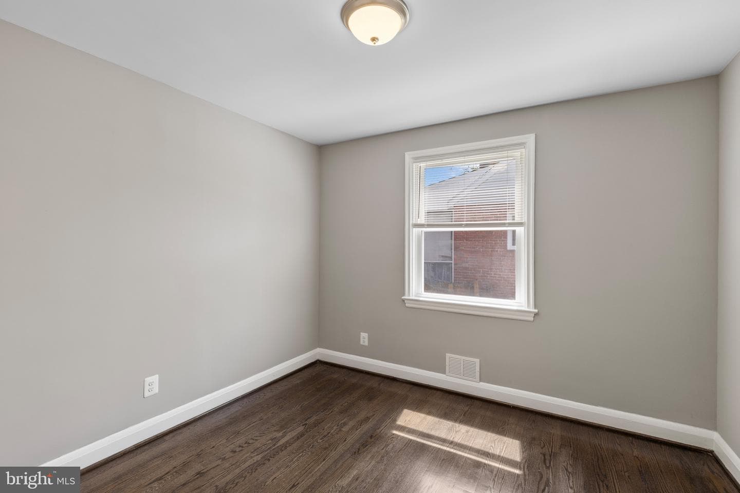 5315 Midwood Avenue photo 14