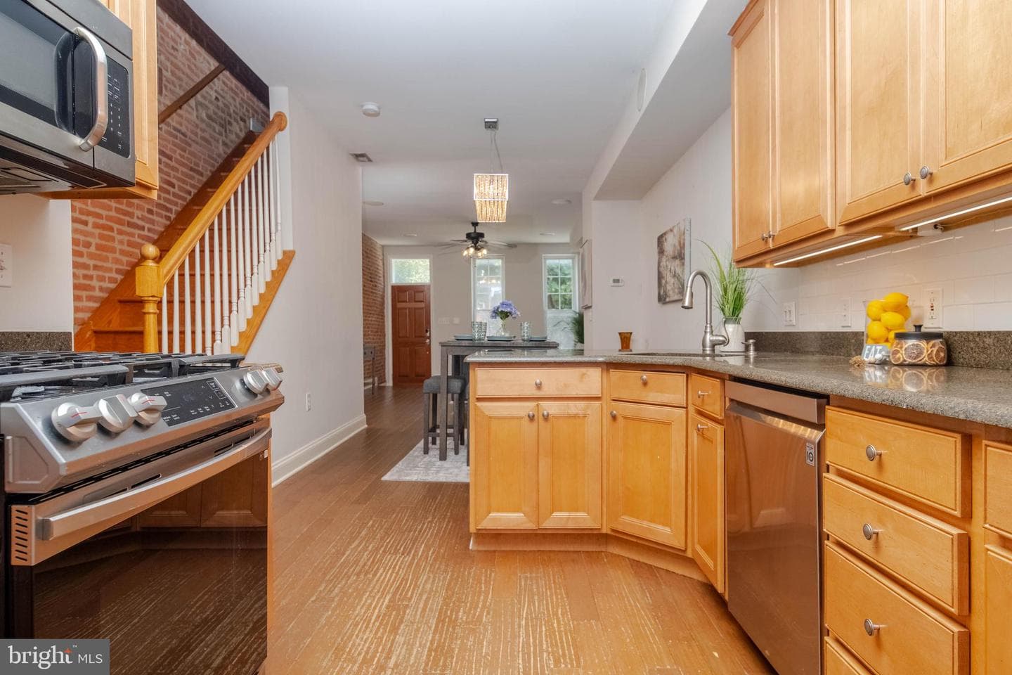 1621 S Charles Street photo 11