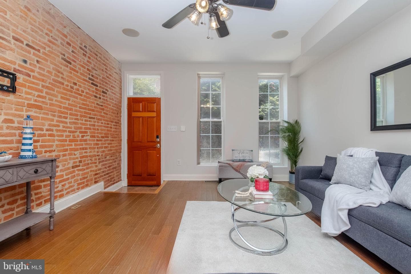 1621 S Charles Street photo 8