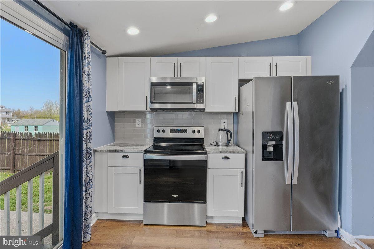 4704 Charleston photo 12