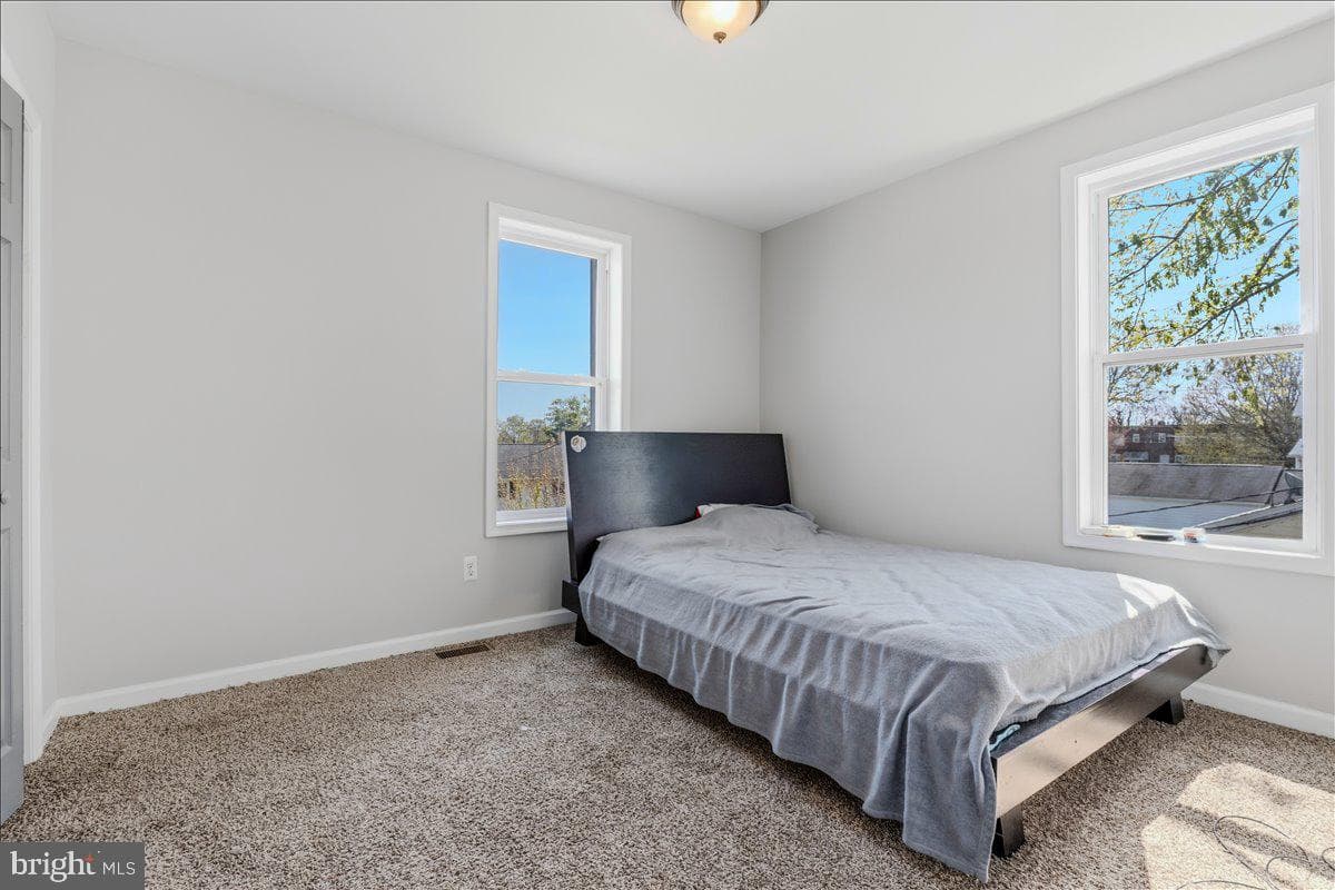 4704 Charleston photo 20
