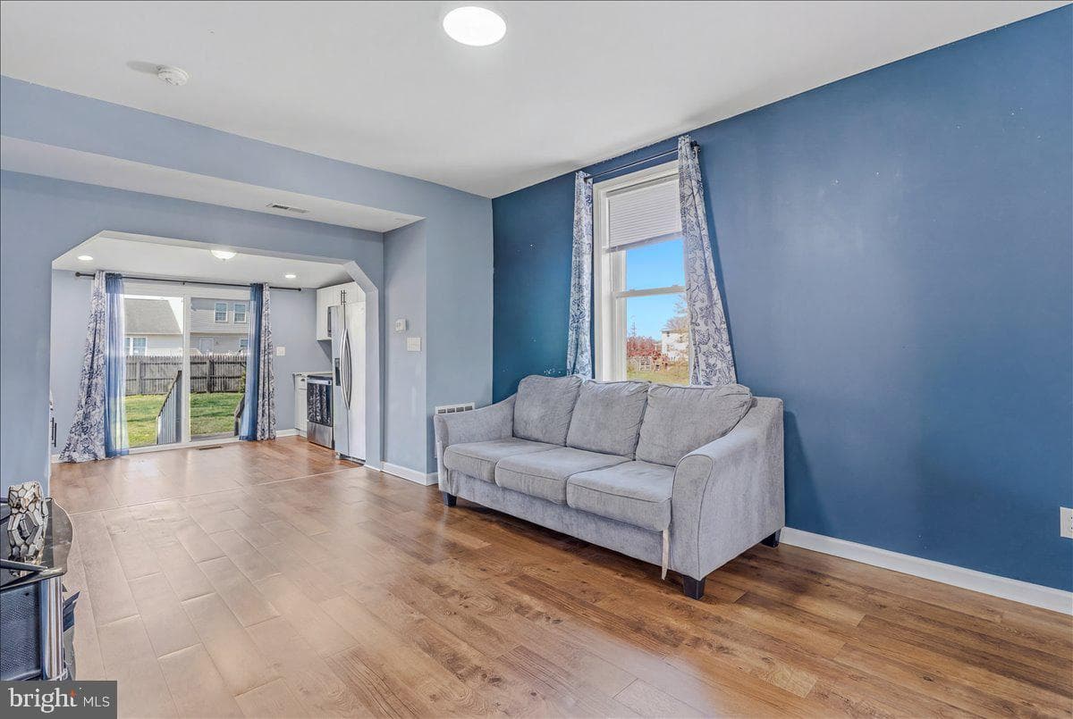 4704 Charleston photo 7
