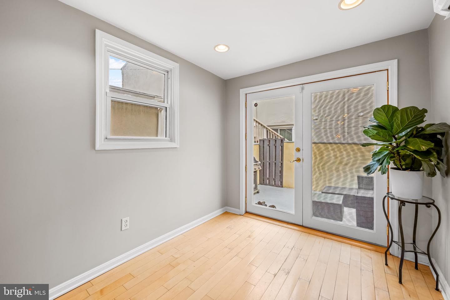 307 S Exeter Street photo 15