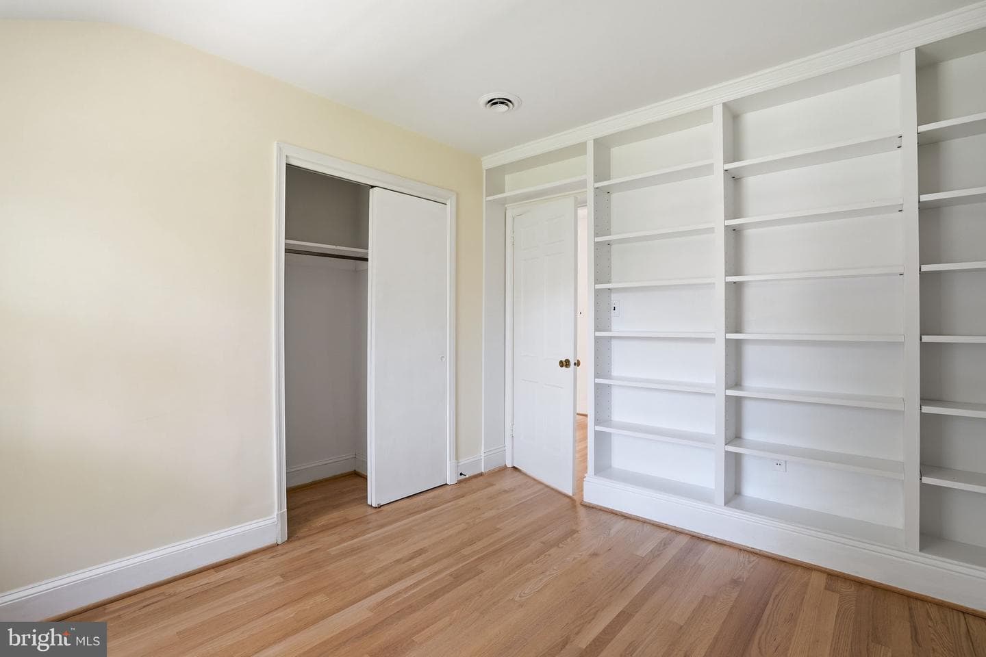 5717 Charlestowne Drive photo 18