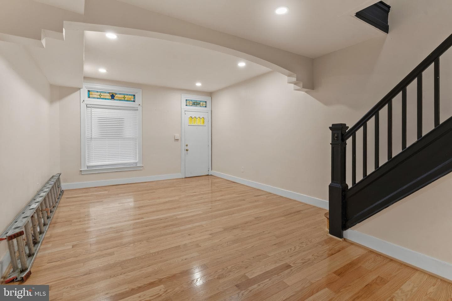 2609 E Hoffman Street photo 5