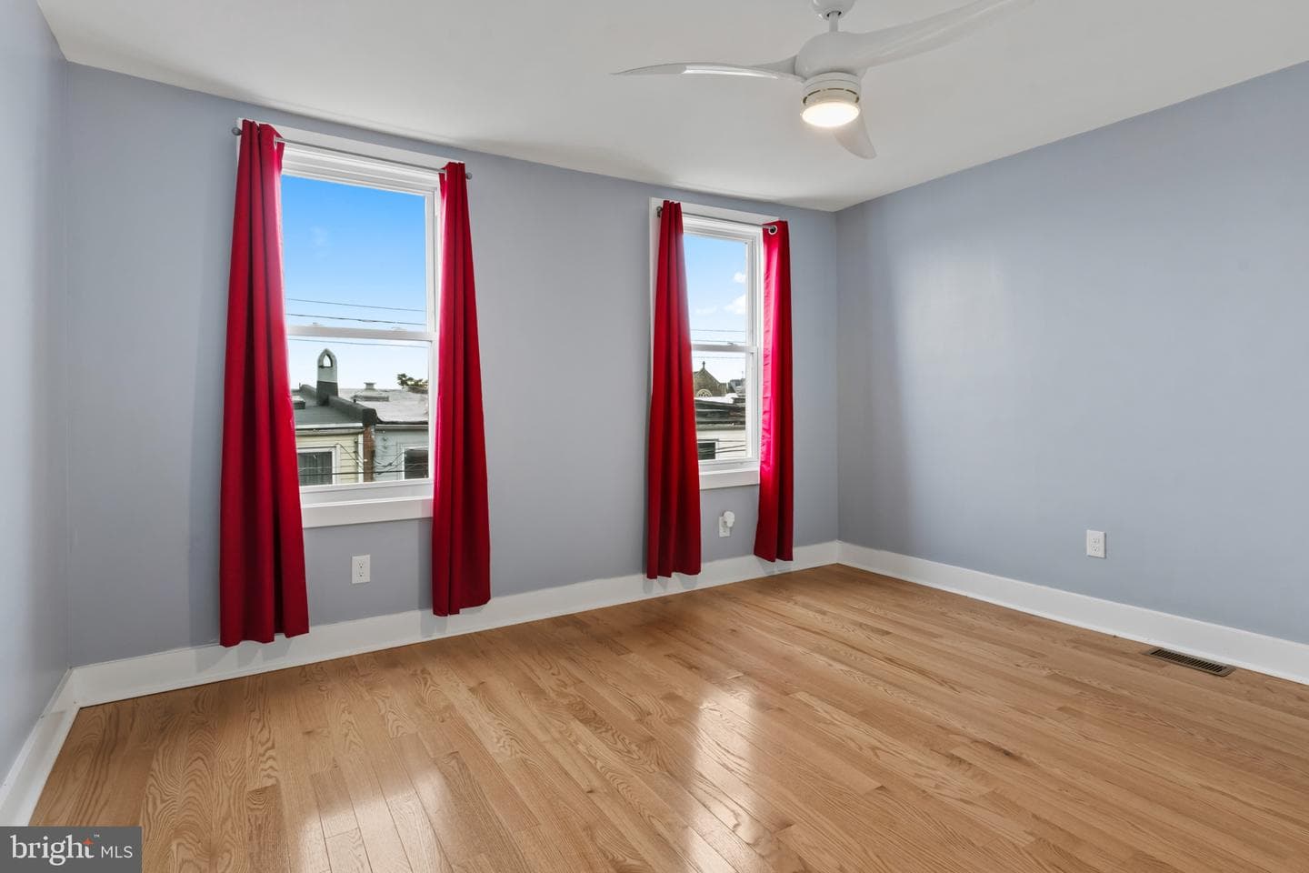 2609 E Hoffman Street photo 6