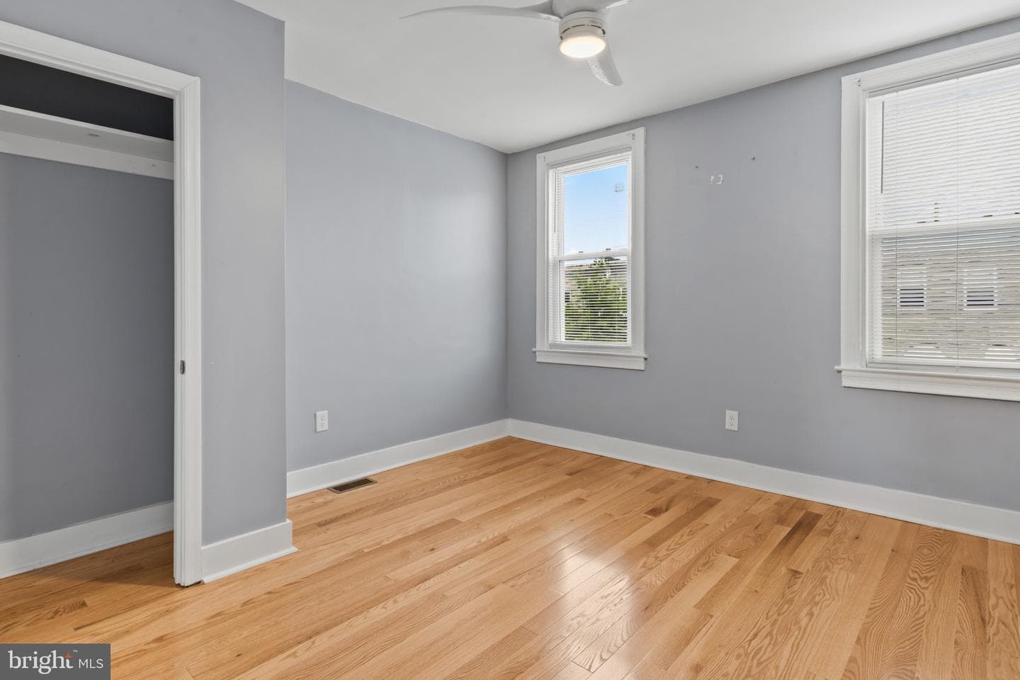 2609 E Hoffman Street photo 7