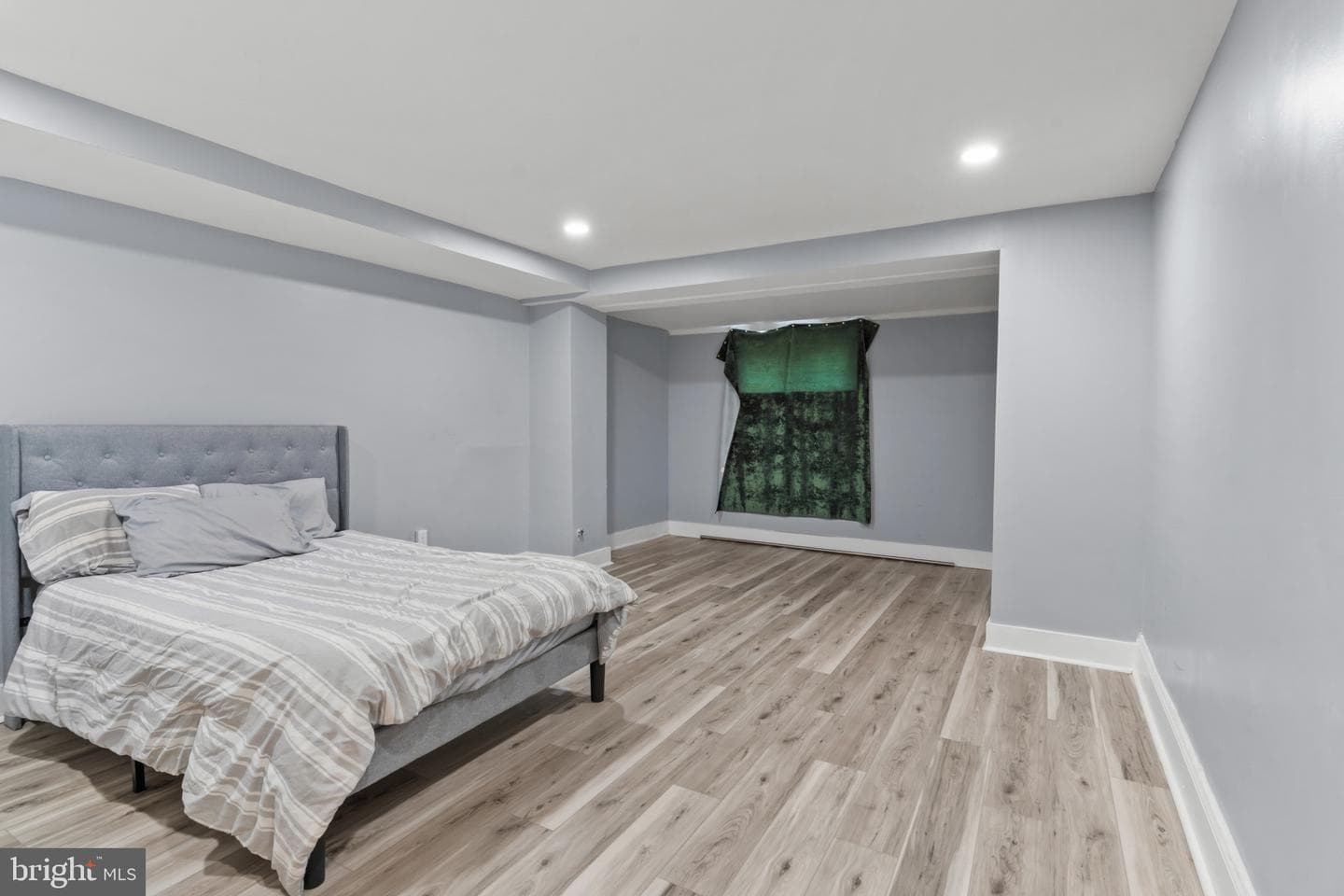 2609 E Hoffman Street photo 9