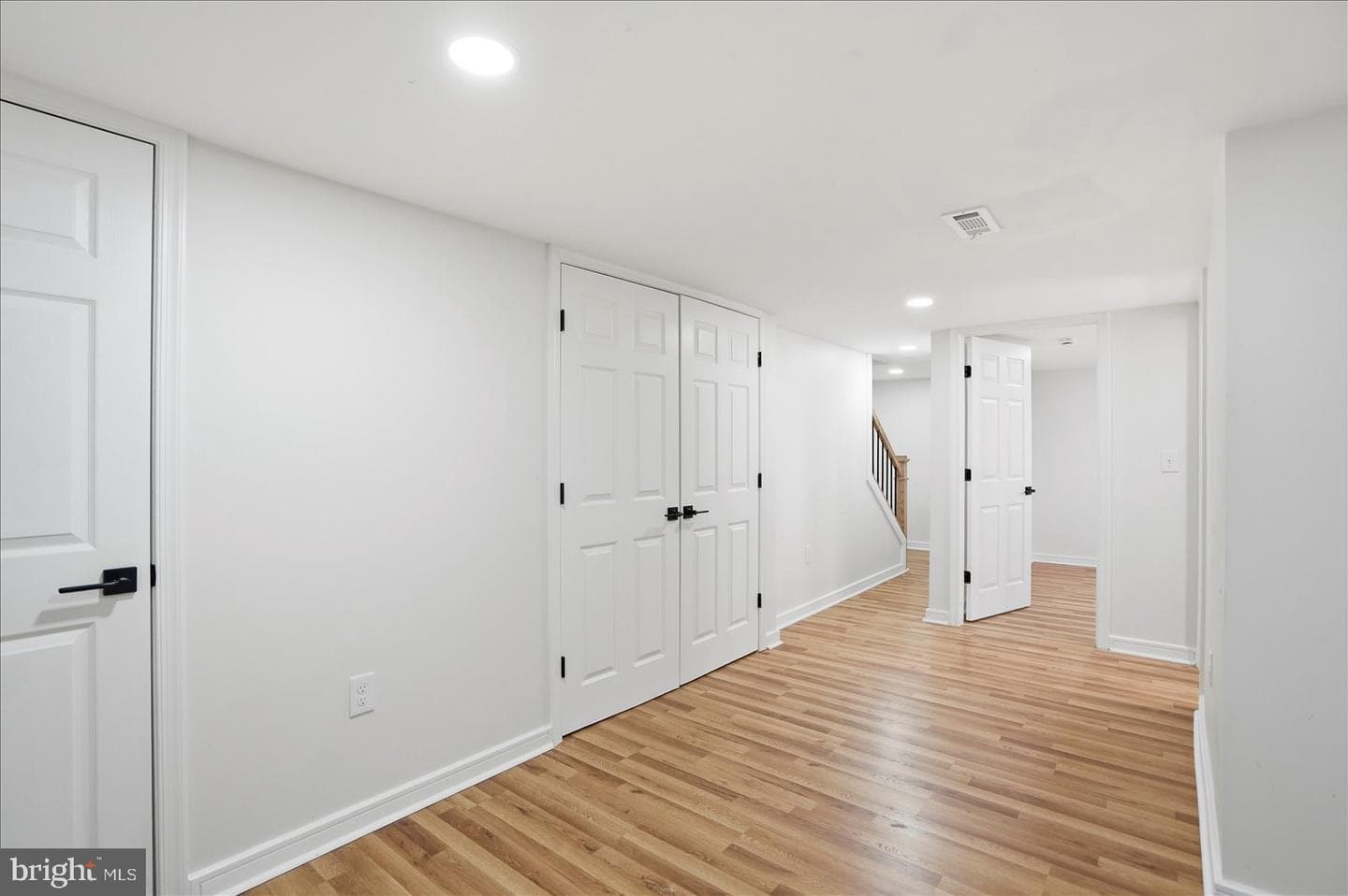 3919 Brooklyn Avenue photo 29
