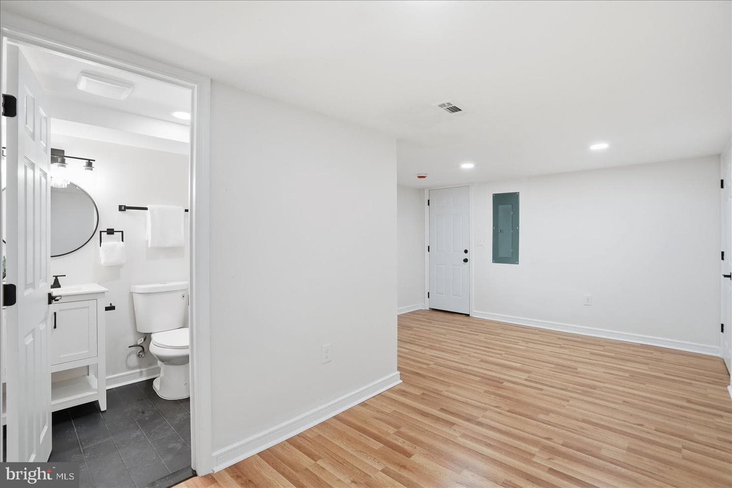 3919 Brooklyn Avenue photo 31
