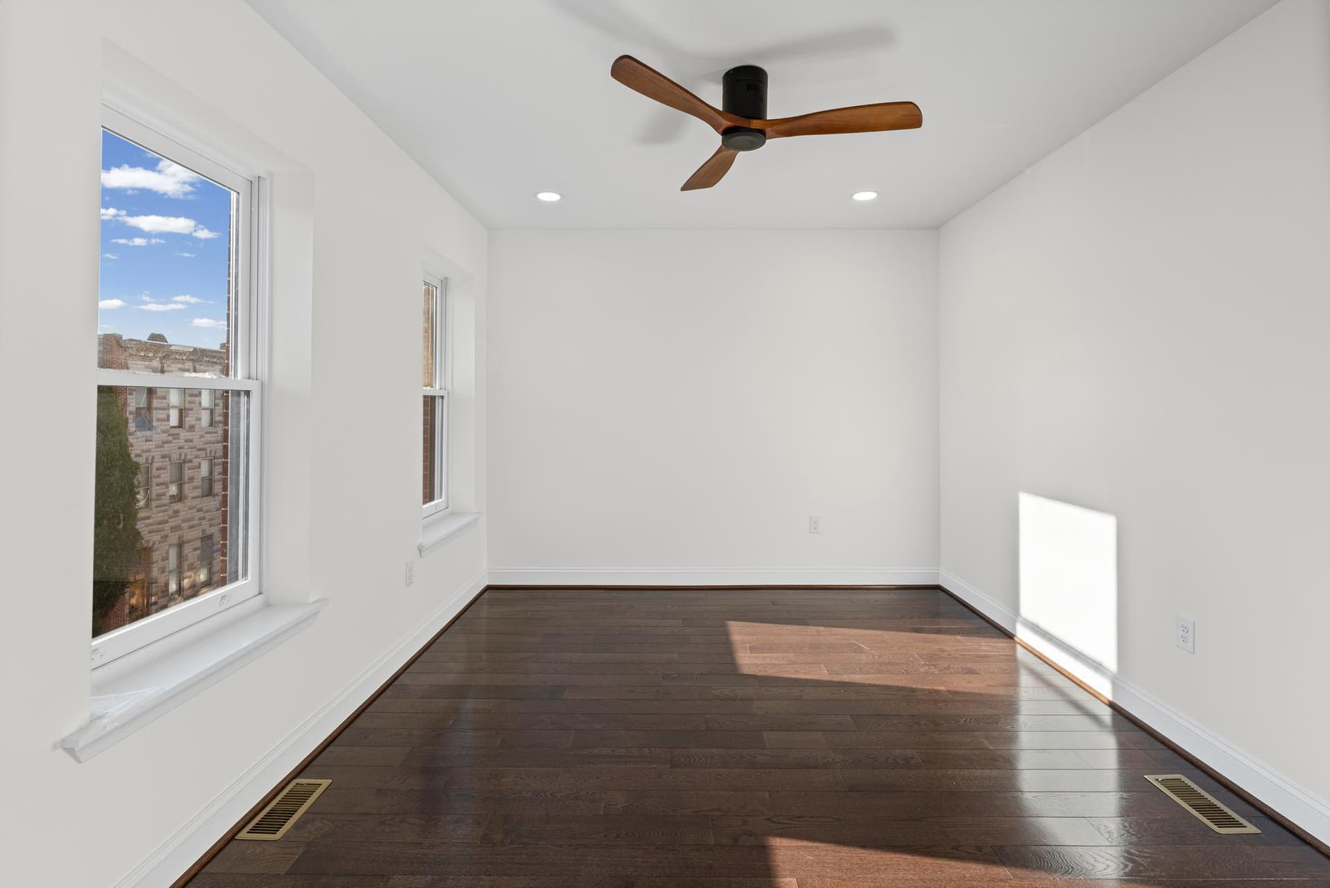 532 N Carrollton Avenue photo 21