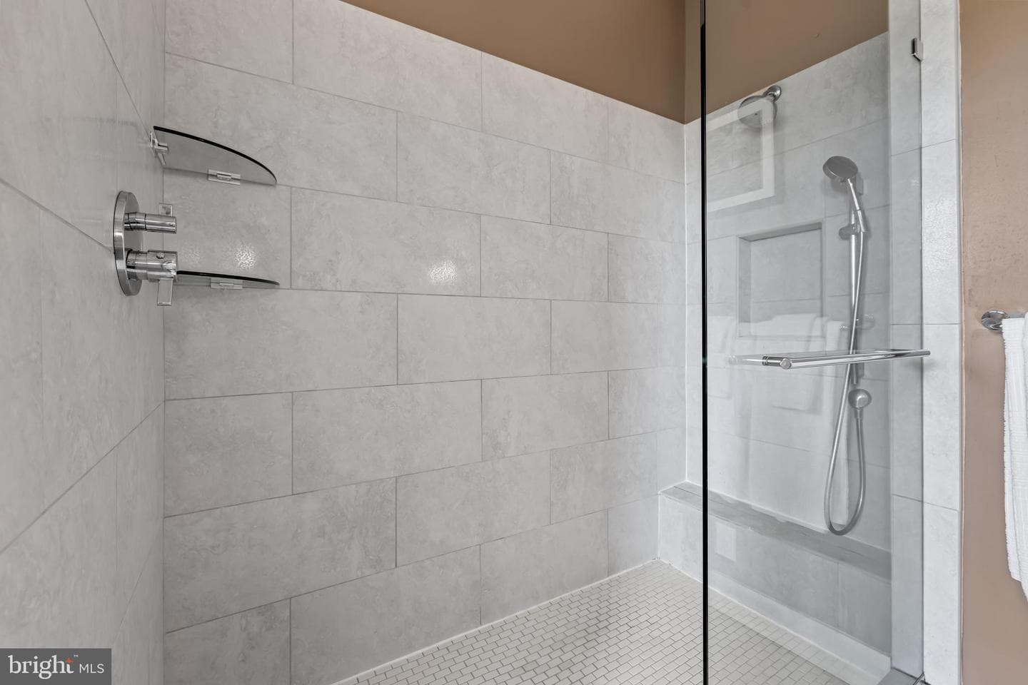 2534 E Baltimore Street photo 23