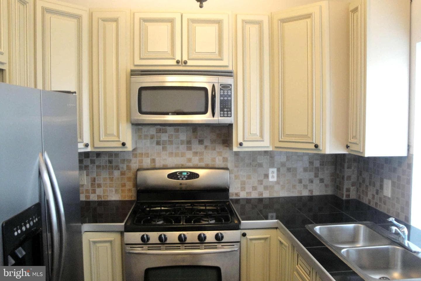 3822 Bank Street photo 13