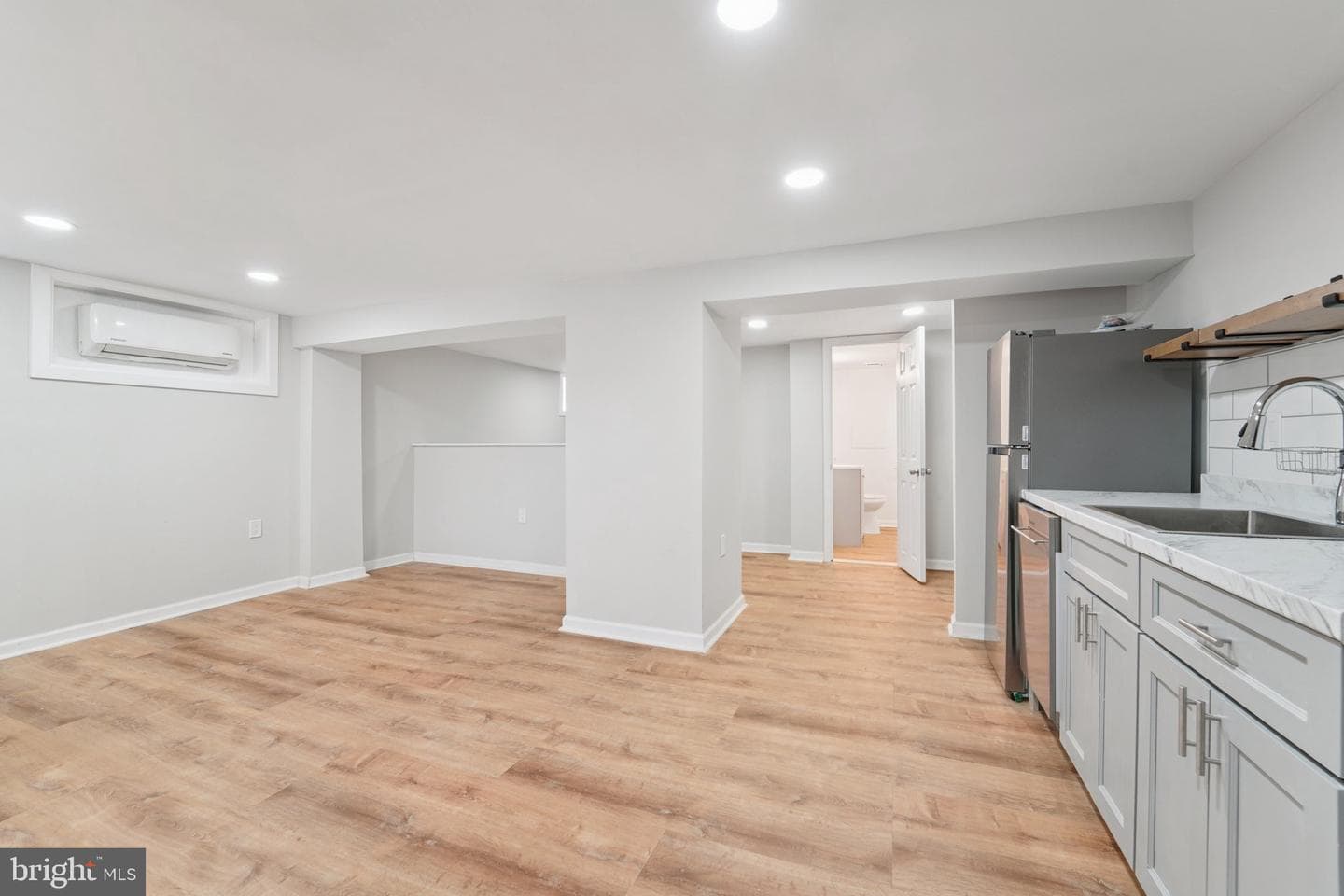 5701 The Alameda photo 23