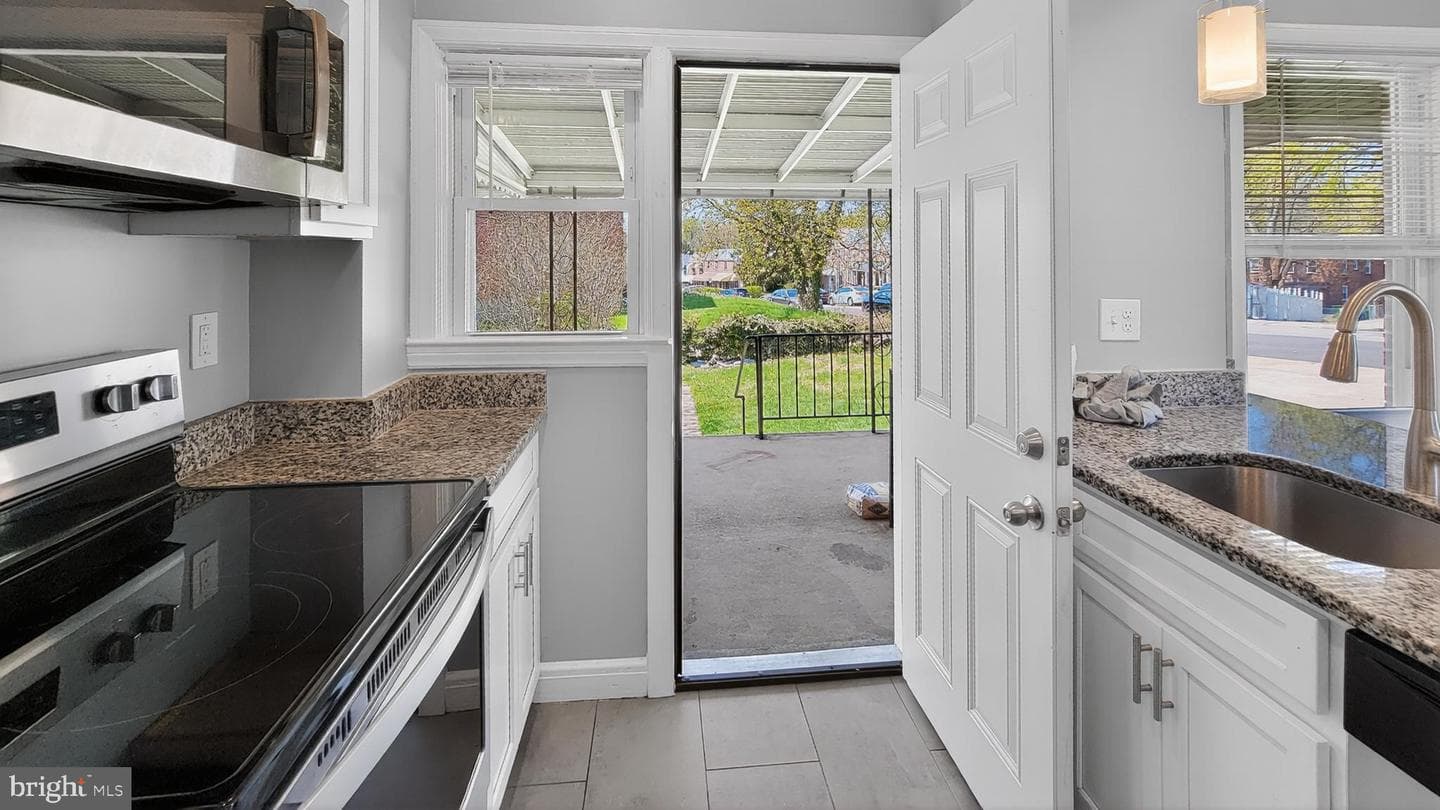 52 Upmanor Road photo 12