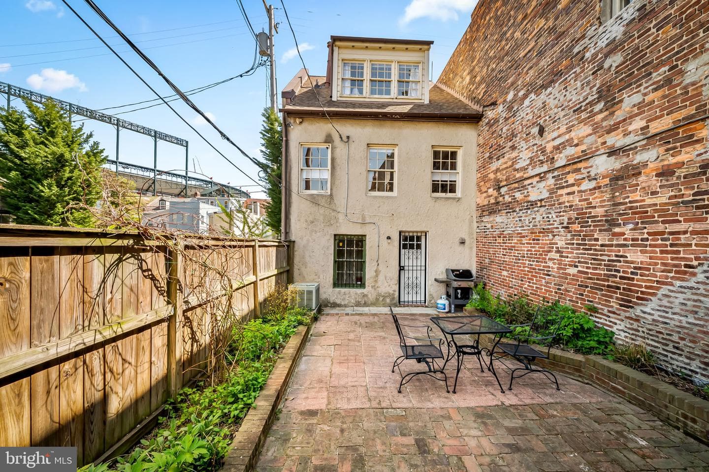 538 Eislen Street photo 30