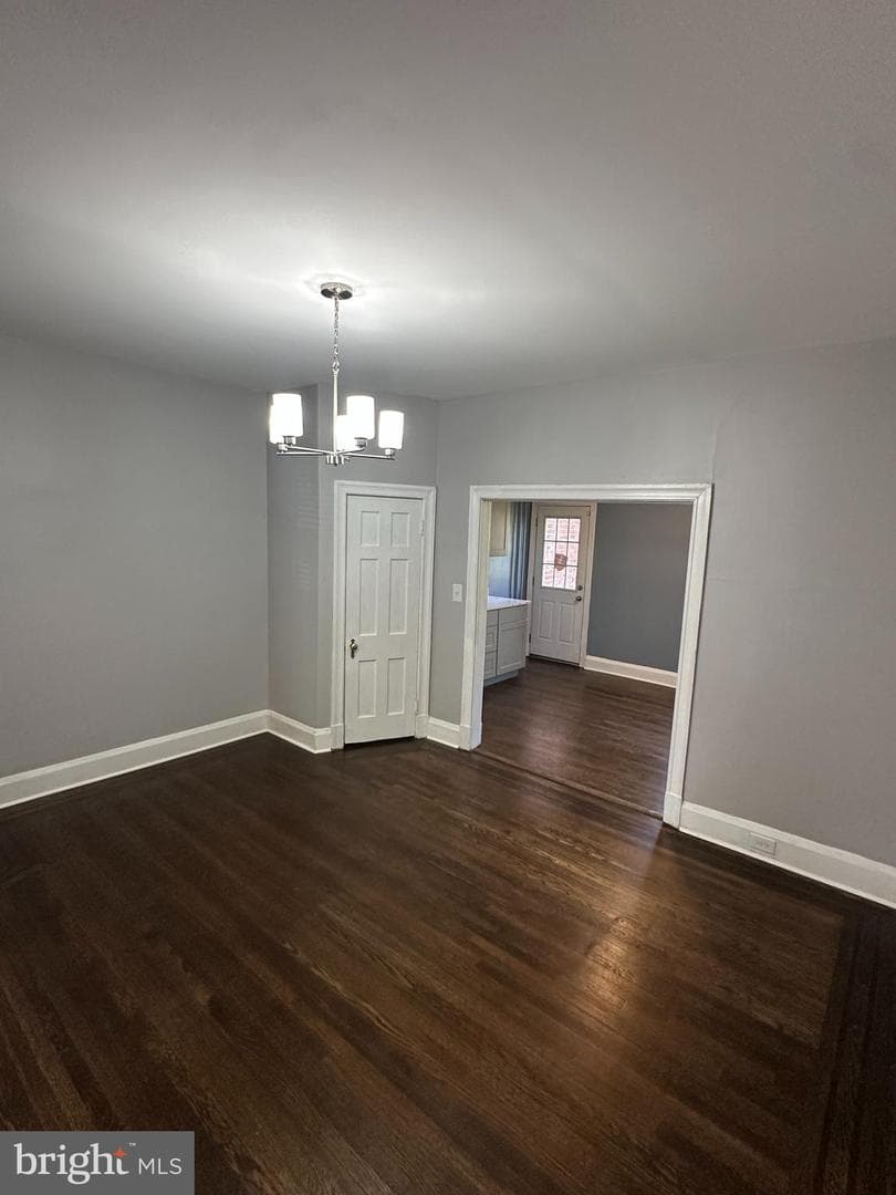 3132 Ellerslie Avenue photo 4
