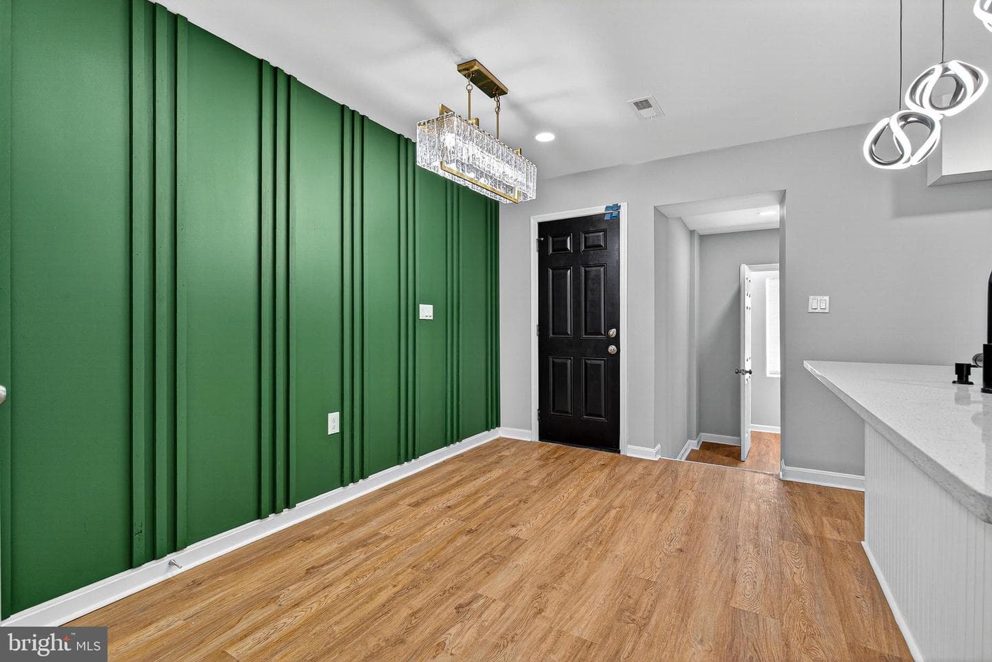 3023 W Garrison Avenue photo 8