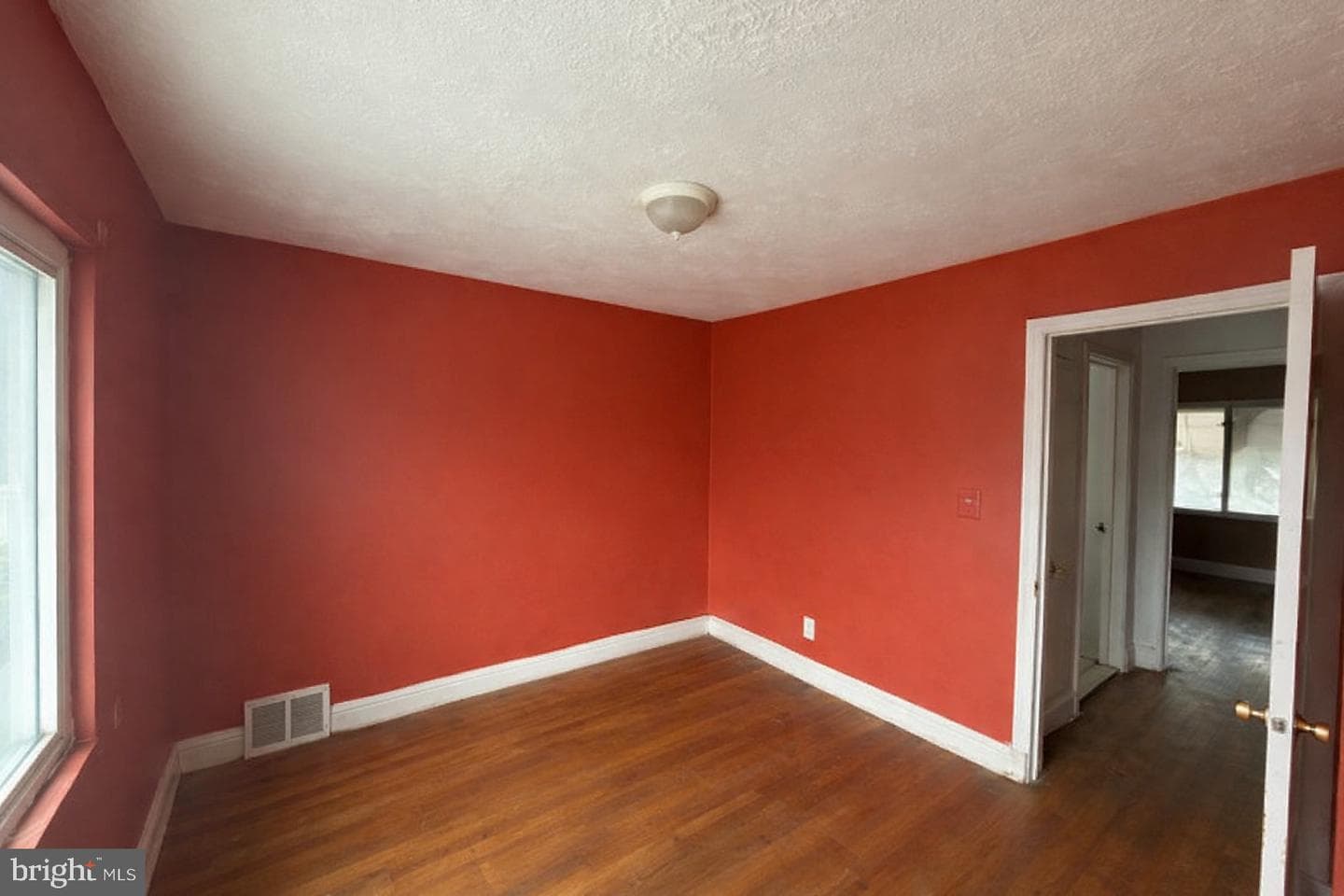 4013 Woodmere Avenue photo 4