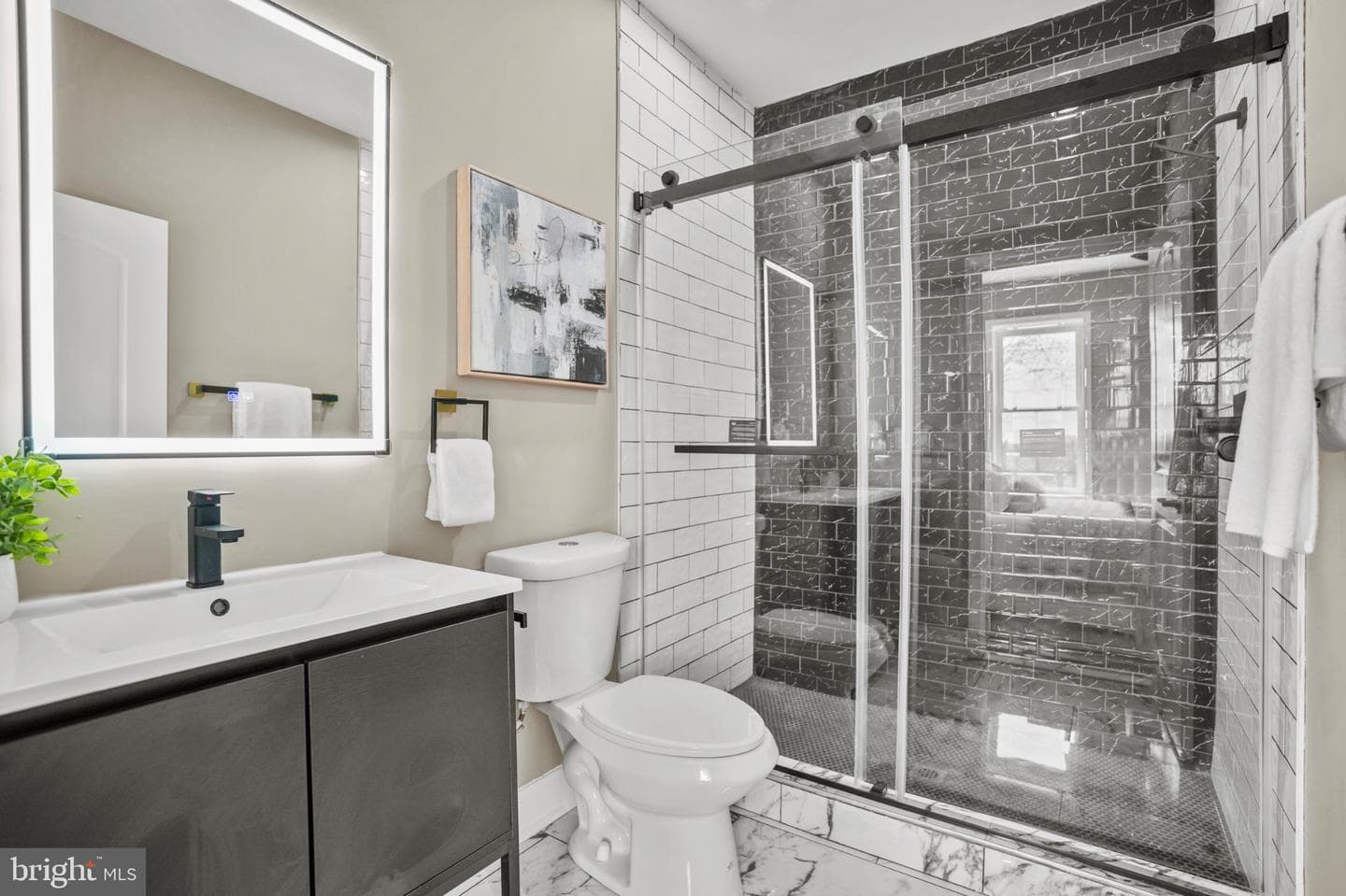 1714 E 28th Street photo 13